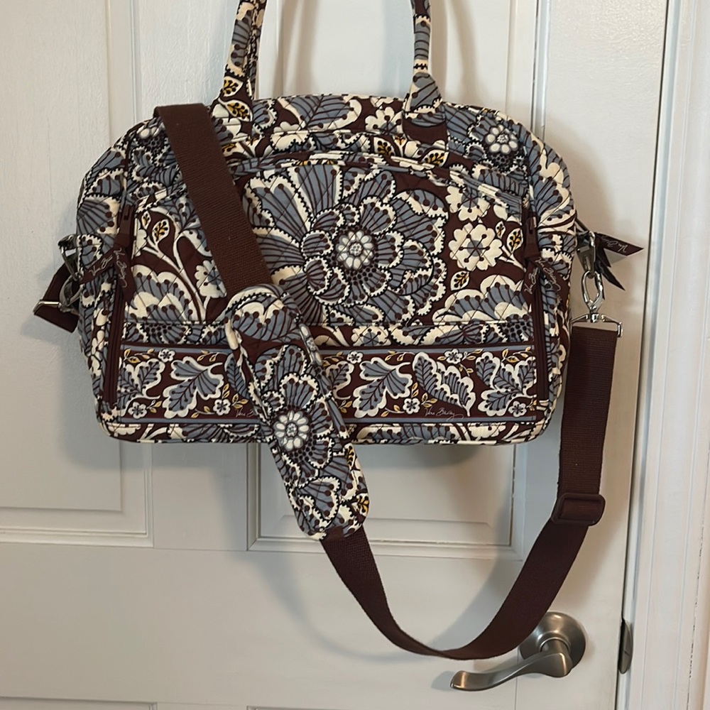Vera Bradley computer bag approx size 17”x11.5x5.5”.